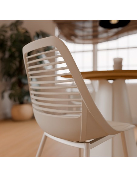 SILLA DE POLIPROPILENO LEIA BLANCA. PATAS METAL