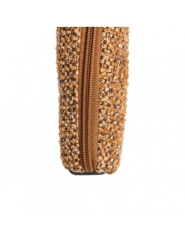 Silla con patas tapizadas ORION de diseño 3d en...