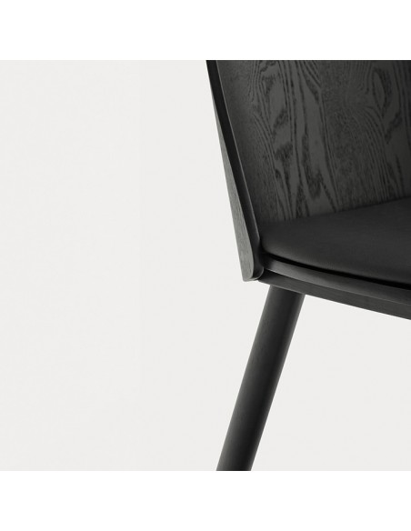 TEULAT SILLA DE DISEÑO UMA, madera negra y tapizado piel sintética