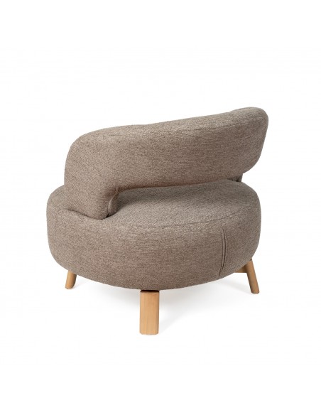 Butaca giratoria BOGOTA, diseño escandinavo envolvente con base de madera