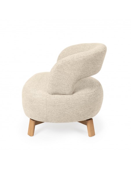 Butaca giratoria BOGOTA, diseño escandinavo envolvente con base de madera