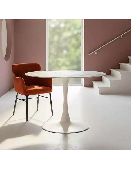 Mesa redonda Oda 100 cm. Porcelânico e metal lacado branco.