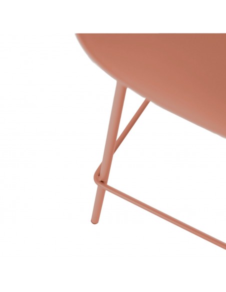 Banqueta CASPER de 75 cm de altura, feita de polipropileno com pés de metal.