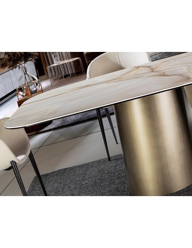 Mesa de diseño NUMA 240x120 en latón cepillado...