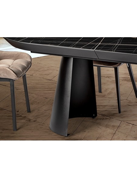 Mesa de design grande CAPRI de 206 a 406 cm. Melamina cor mármore e metal preto.