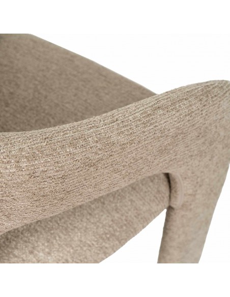 Cadeira totalmente estofada com design orgânico LORETTA