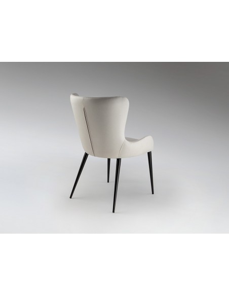 Cadeira TELMA de estilo moderno em metal preto mate com assento e encosto estofados