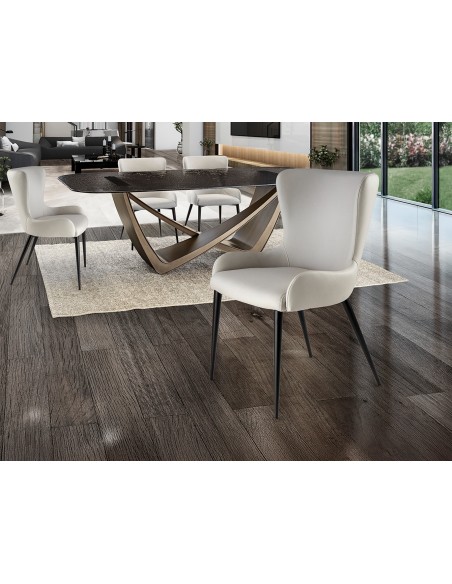 Cadeira TELMA de estilo moderno em metal preto mate com assento e encosto estofados