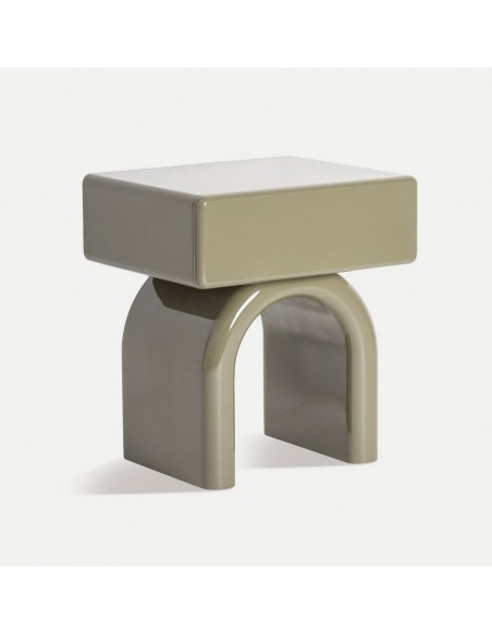 Mesinha STAGE com acabamento verde brilho e design orgânico