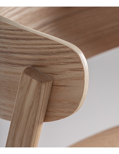 Taburete de Diseño Nórdico WIELER 64 en Madera