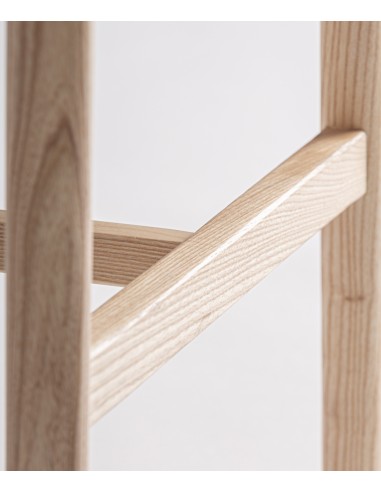 Taburete de Diseño Nórdico WIELER 64 en Madera