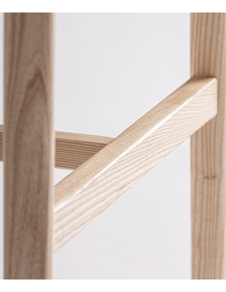 Taburete de Diseño Nórdico WIELER 64 en Madera