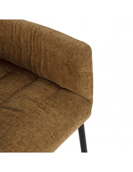 Cadeira de design NAOMI com braços estofados e almofadados