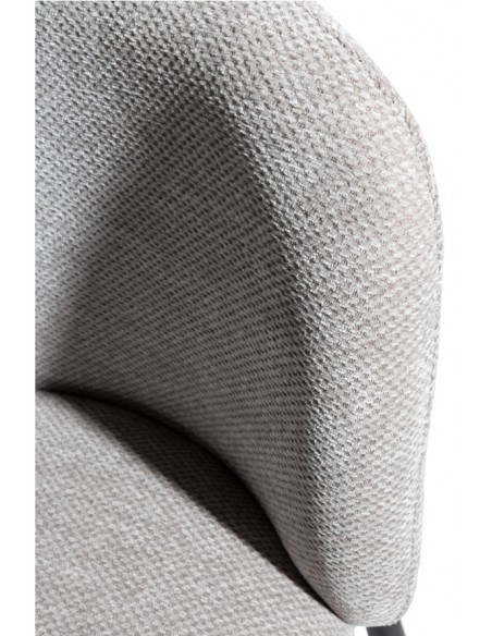 Poltrona GINNY estofada em tecido com pés de metal preto