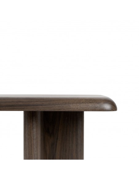 Mesa centro de diseño curvo TYLER 120 x 70 en Nogal