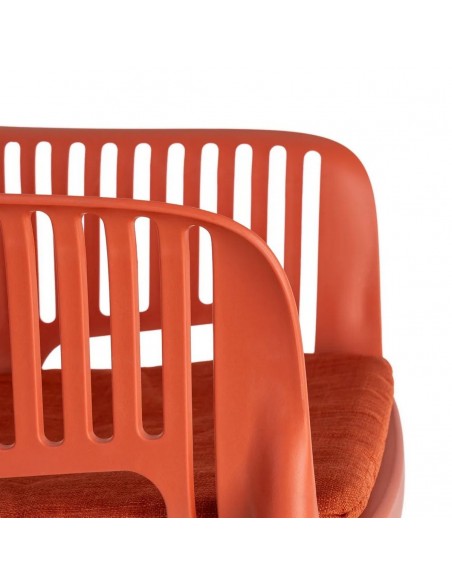 Silla con brazos Apilable Exterior ATENEA de Polipropileno con Cojín