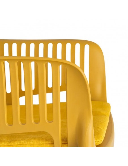 Silla con brazos Apilable Exterior ATENEA de Polipropileno con Cojín
