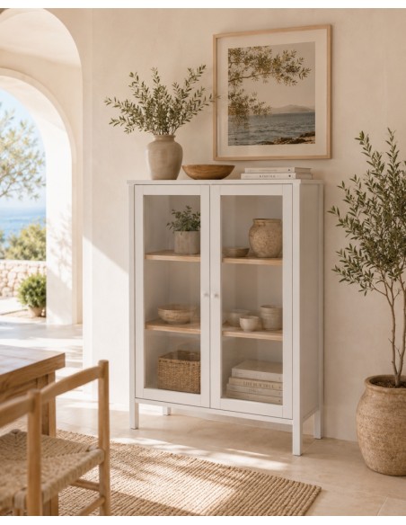 Aparador alto ALESSANDRA 90 branco estilo mediterrânico, com 2 portas em vidro.