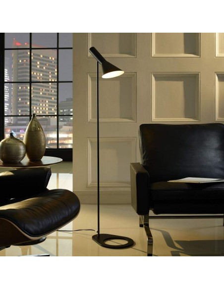 Abajur de pé JACÓ, metal preta Abajur de pé JACÓ, metal preta