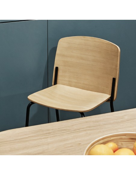 Teulat SAGO, Silla de Diseño en Roble y Metal Negro