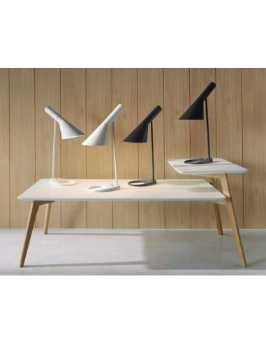 LAMPARA DE SOBEMESA MODERNA, JACOBSEN.