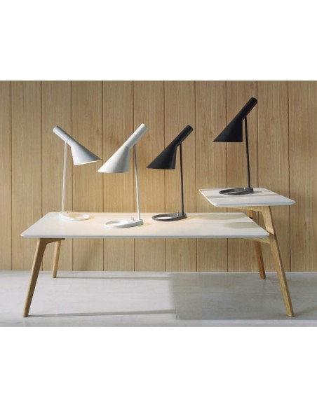 LAMPARA DE SOBEMESA MODERNA, JACOBSEN.